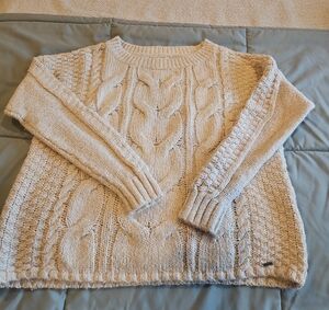 Hollister Cream Cable Knit Crew Neck Sweater